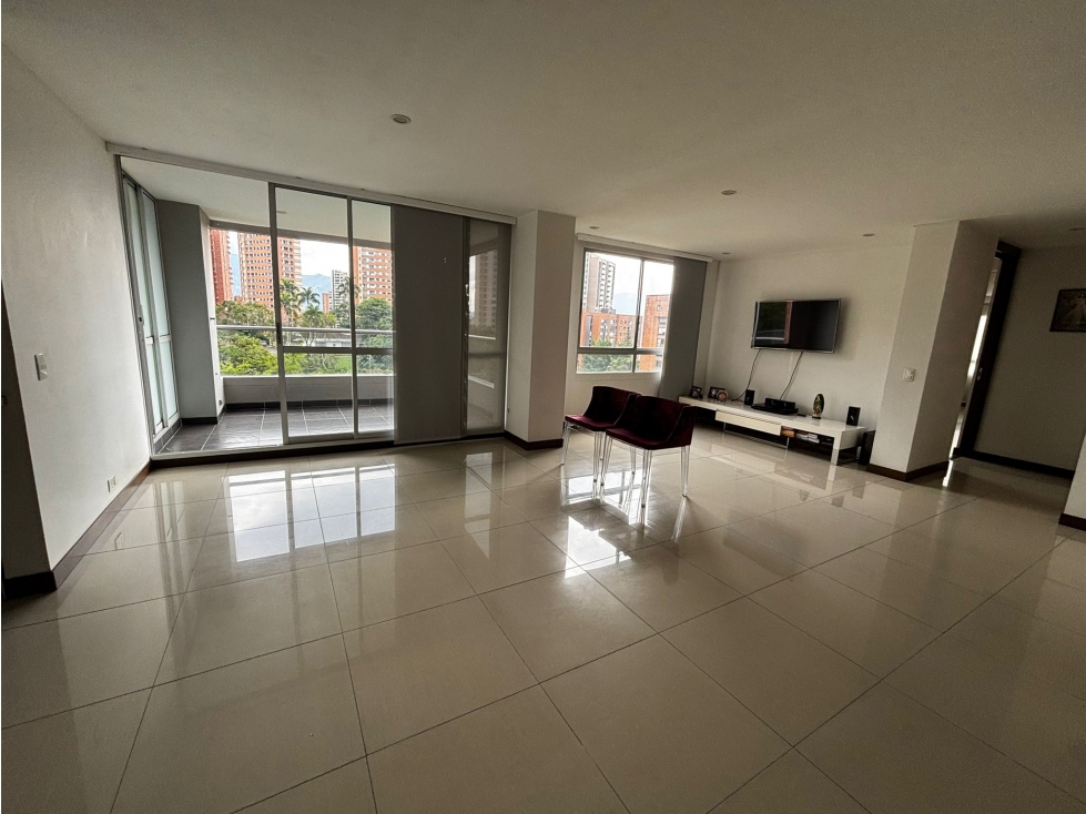 APARTAMENTO EN VENTA EN EL POBLADO SECTOR LOS BALSOS — foto 3