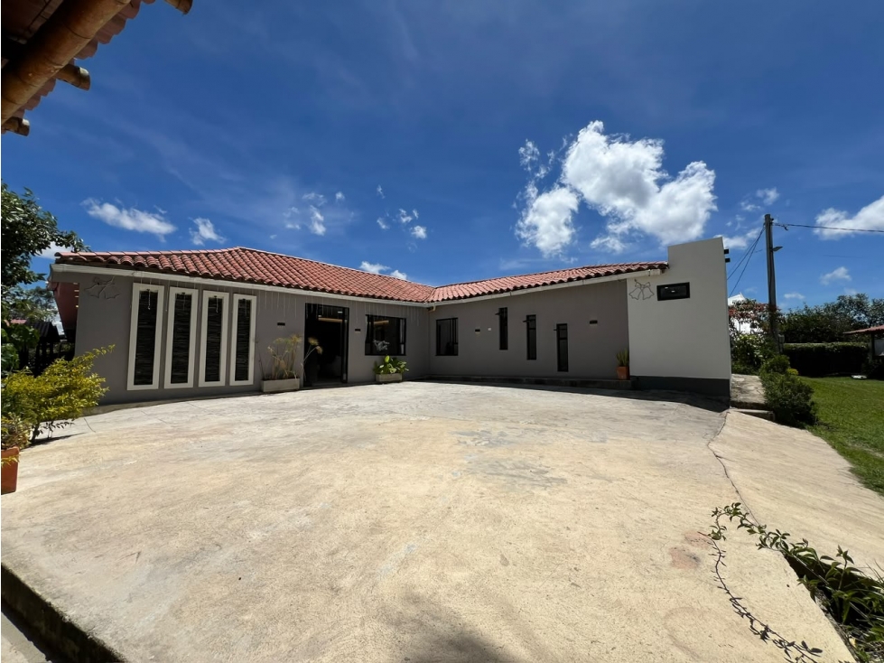 Finca en venta con casa y 3 lotes El Carmen de Viboral sector Canadá