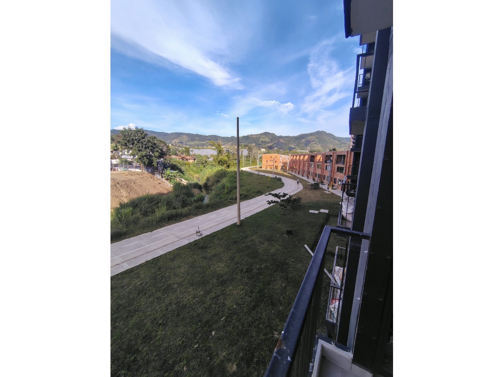 Arriendo apartamento en el carmen de viboral - 1