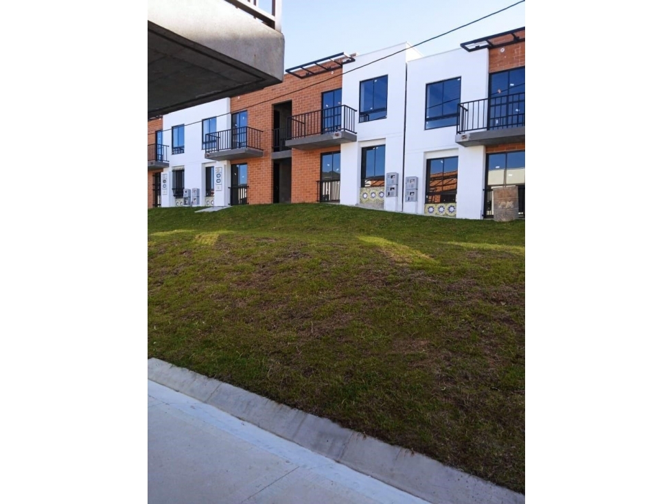 Arriendo Casa en El Carmen de Viboral. Antioquia - 1