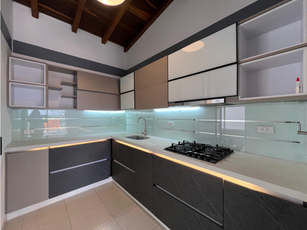 Apartamento en San antonio de Pereira con 72m2 y techo doble altura — foto 5