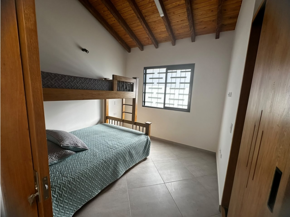 Casa campestre en venta en Campo Alegre 630 m² de lote — foto 5
