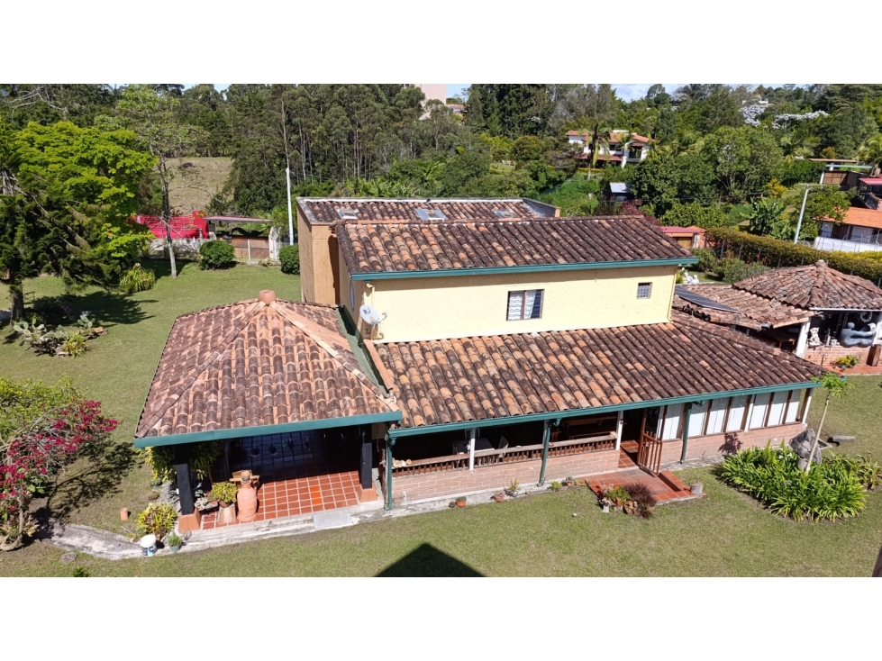Finca Campestre en Venta en Marinilla 6.977 m² y 563 m² Construidos — foto 2