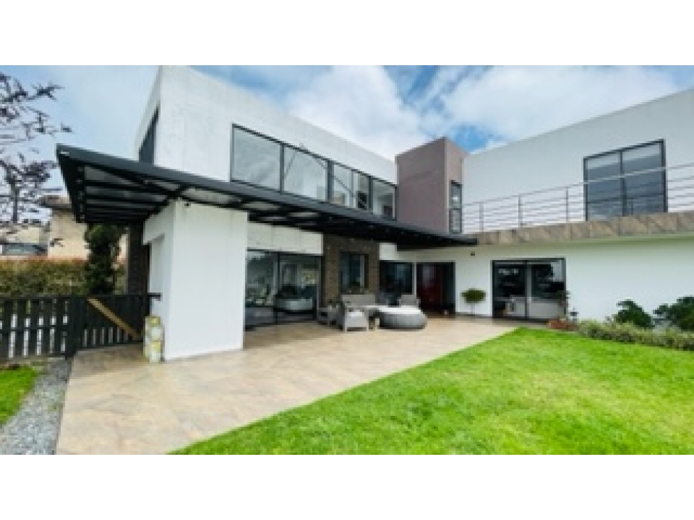 Casa Campestre en venta, Envigado, Sector Altos del Escobero — foto 2