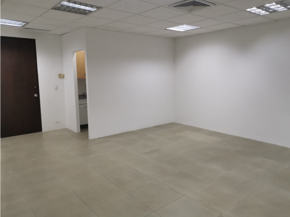 SE VENDE OFICINA FULL ACABADA - 3