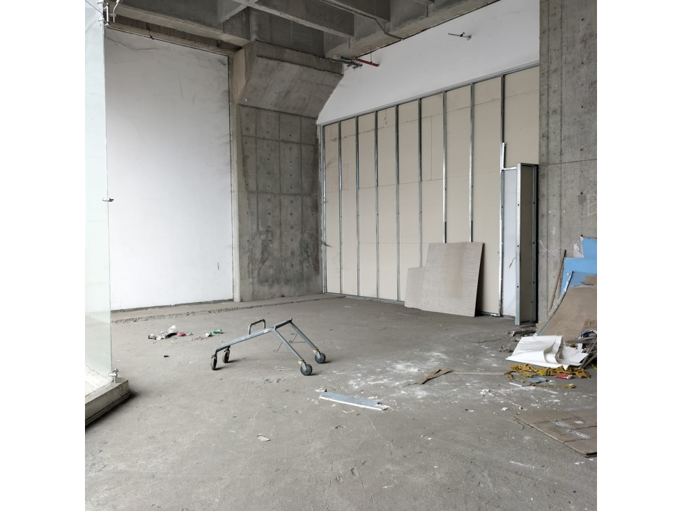 SE ALQUILA LOCAL COMERCIAL HABILITADO PARA CONSULTORIO - 1