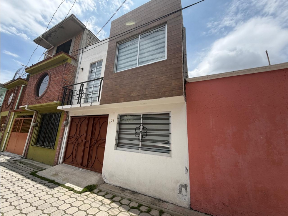 CASA EN VENTA CERCA CENTRO DE METEPEC - 1