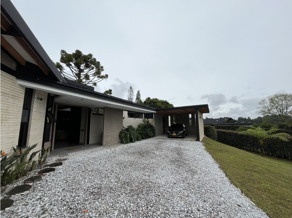 AMPLIA CASA EN VENTA EN EL RETIRO - SECTOR PURO CUERO. — foto 4