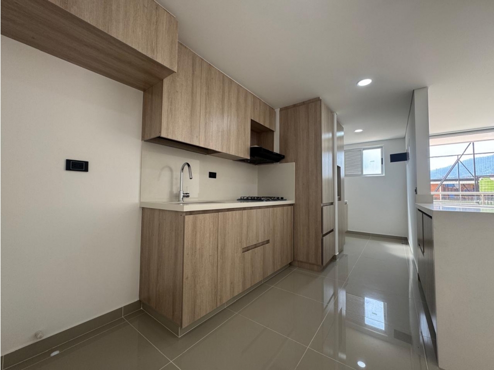 Amplio apto, excelente ubicación -en la Estrella a la Venta — foto 4