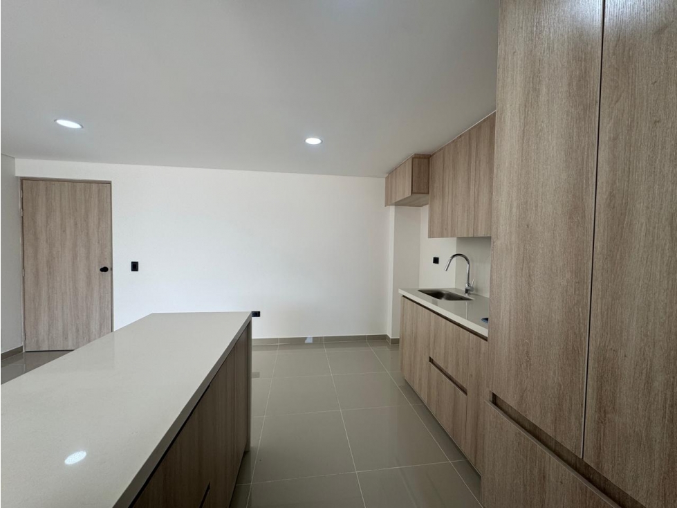 Amplio apto, excelente ubicación -en la Estrella a la Venta — foto 3