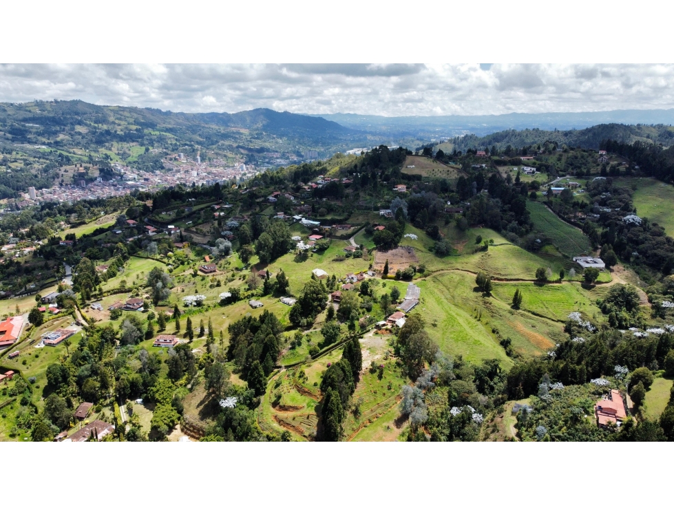 Exclusivo Lote de Gran Formato en Zona de Alta Valorización Guarne — foto 2