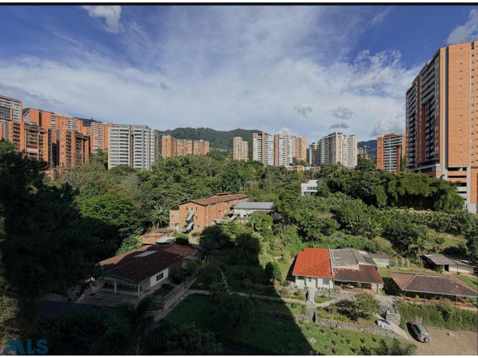 VENTA DE APARTAMENTO EN ENVIGADO- SECTOR LOMA DE LAS BRUJAS