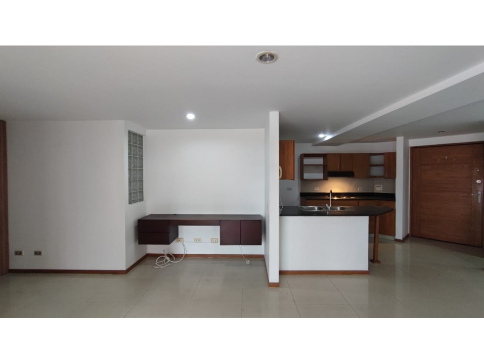 AMPLIO APTO EN EXCLUSIVA ZONA- DE SABANETA DISPONIBLE PARA LA VENTA — foto 5