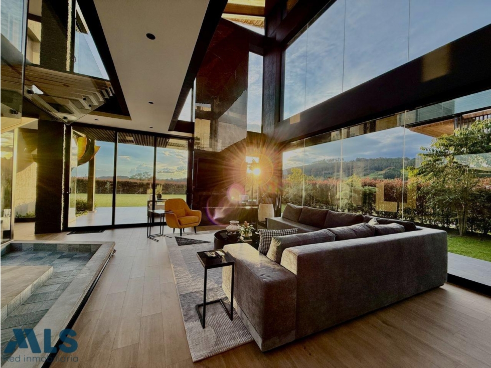Venta de Casa Magna Moderna e Innovadora. — foto 2