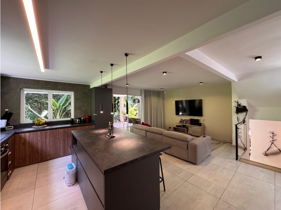 EXCLUSIVA CASA EN -SECTOR PADRE MARIANITO A LA VENTA