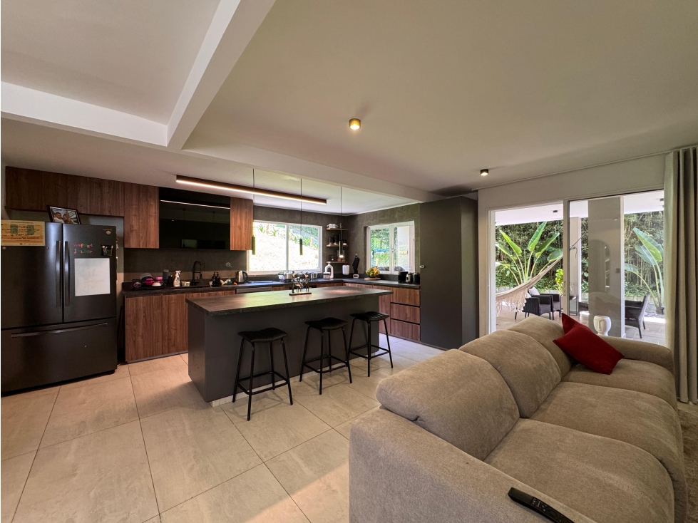 EXCLUSIVA CASA EN -SECTOR PADRE MARIANITO A LA VENTA — foto 2