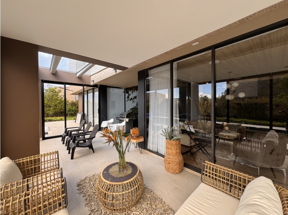 HERMOSA CASA CON PISCINA EN VENTA ALTO DE PALMAS -UNIDAD EXCLUSIVA. — foto 3