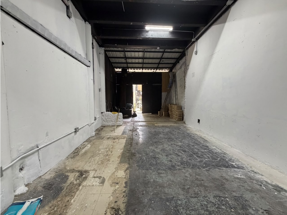 LOCAL COMERCIAL POBLADO SE RENTA SOLO EL ESPACIO VACÍO -PARQUE LLERAS — foto 4