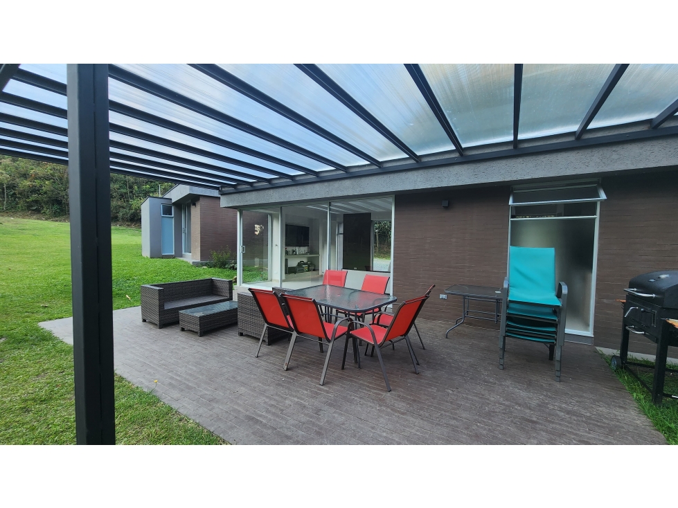 Casa con gran terreno disponible para- Renta en el Retiro — foto 6
