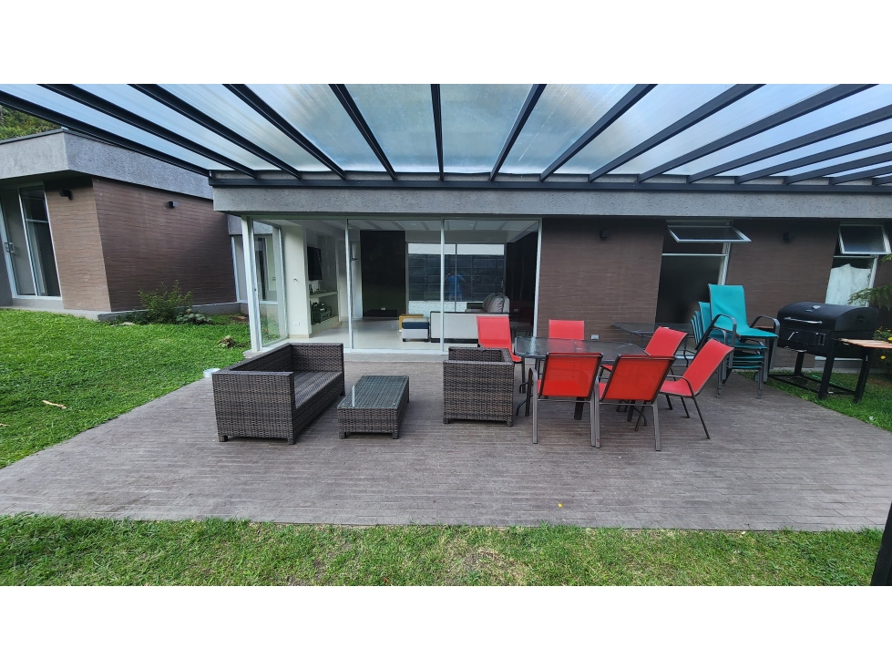 Casa con gran terreno disponible para- Renta en el Retiro — foto 5