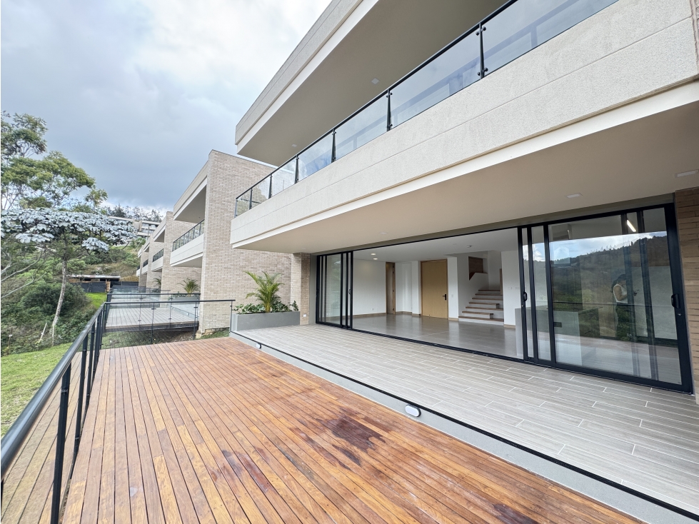 EXCLUSIVA CASA CAMPESTRE SECTOR SAJONIA- RIONEGRO EN VENTA.