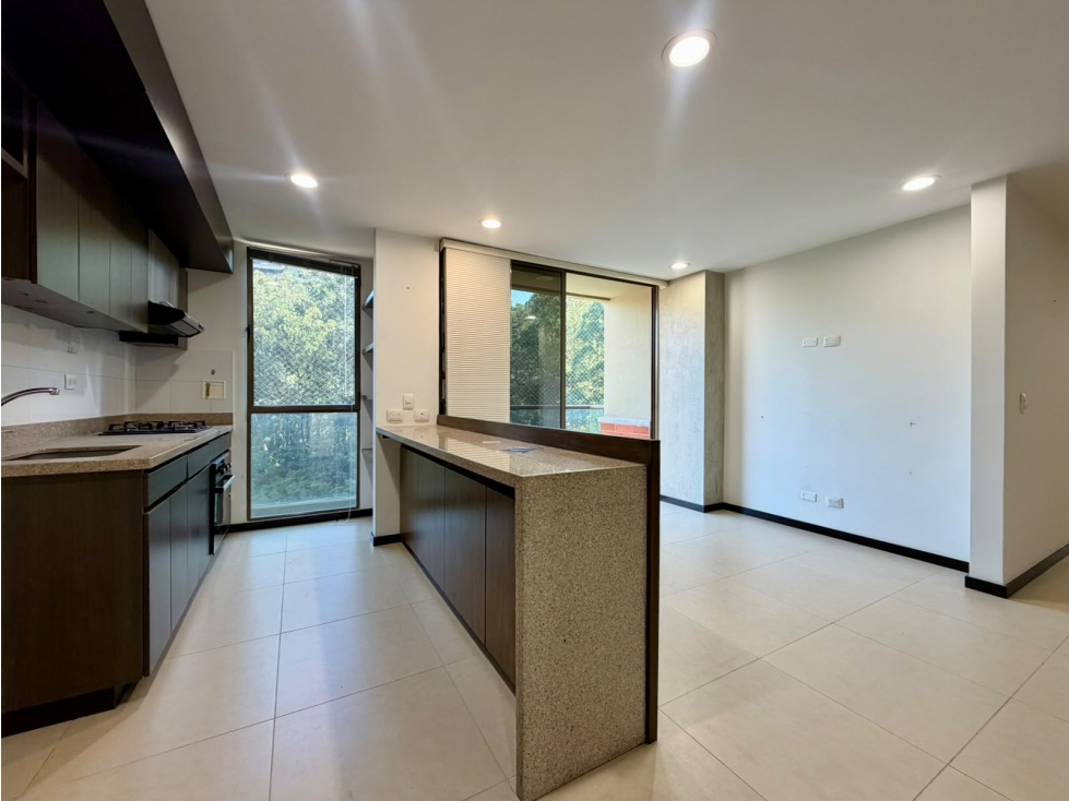 Hermosos apartamento- en renta Altos del Poblado. — foto 2