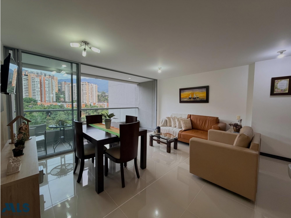 HERMOSO APARTAMENTO EN VENTA EN ENVIGADO LAS BRUJAS.