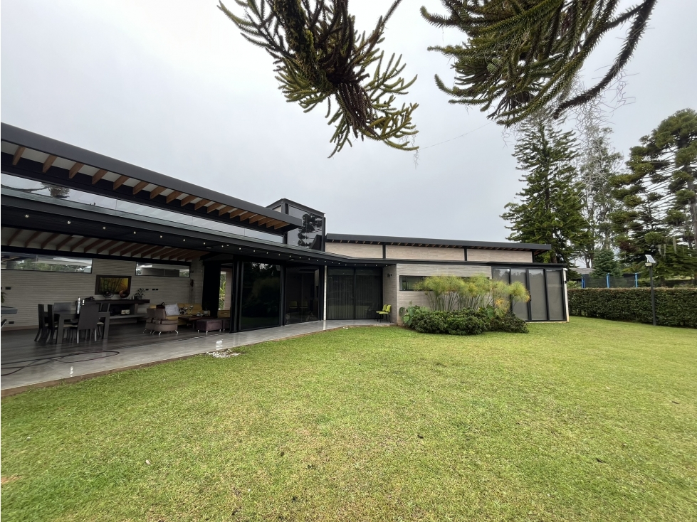 AMPLIA CASA EN VENTA EN EL RETIRO - SECTOR PURO CUERO. — foto 3
