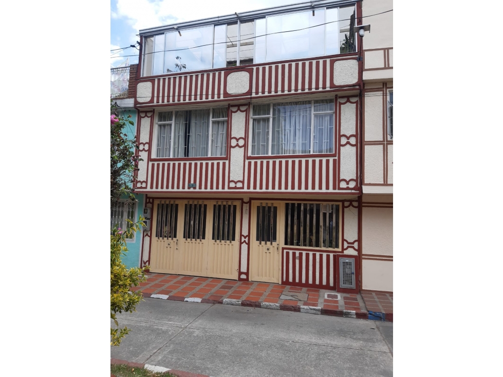 EN VENTA CASA RENTABLE EN KENNEDY