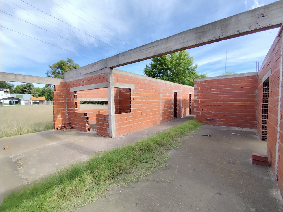 lote con construccion calle 191 y autopista fortabat zona quintas - 3