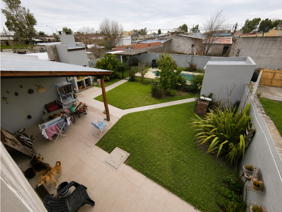 Casa con pileta barrio Alberdi 3 habitaciones — foto 4