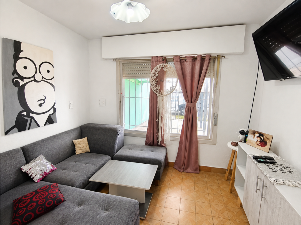 Casa con departamento independiente y local en venta | Barrio Belgrano - 2