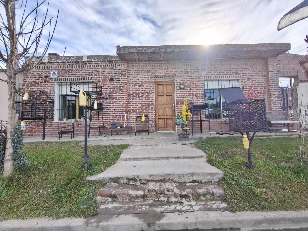 Casa en venta sobre lote esquina zona chango mas - 2