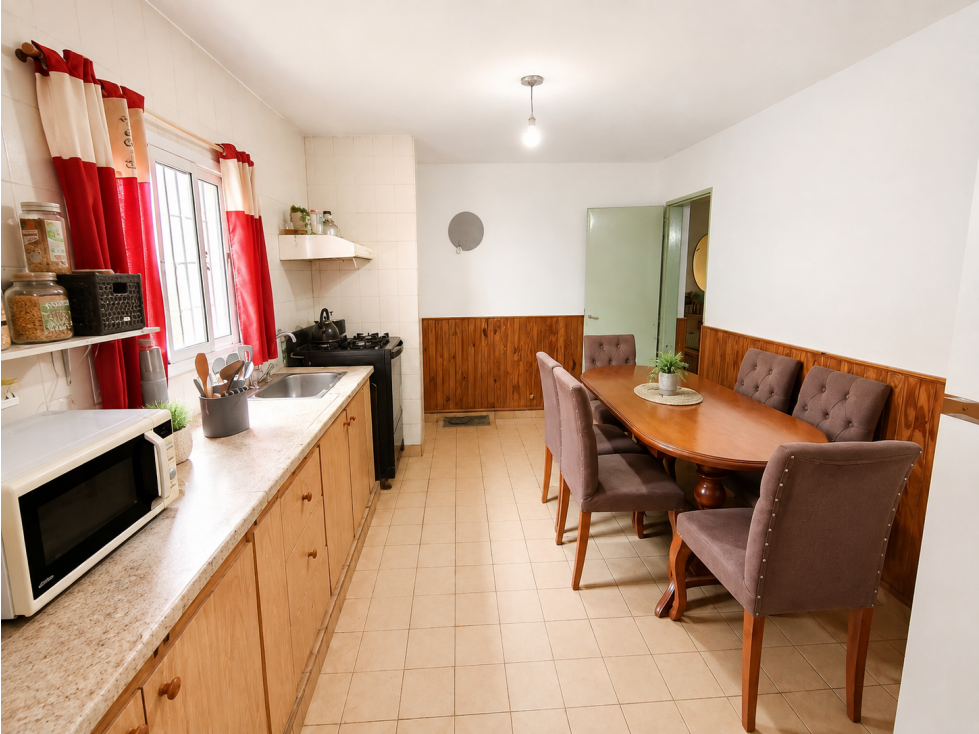 Casa con departamento independiente y local en venta | Barrio Belgrano - 5