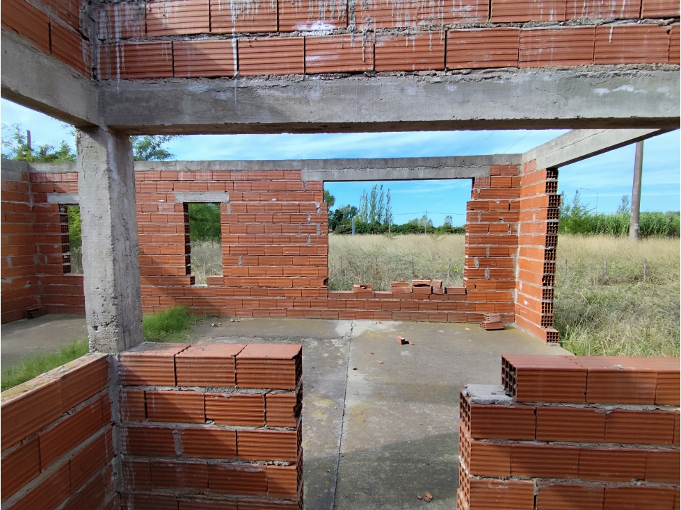 lote con construccion calle 191 y autopista fortabat zona quintas - 2