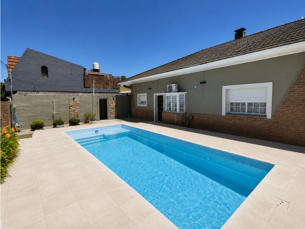 casa con pileta en venta barrio Alberdi — foto 2