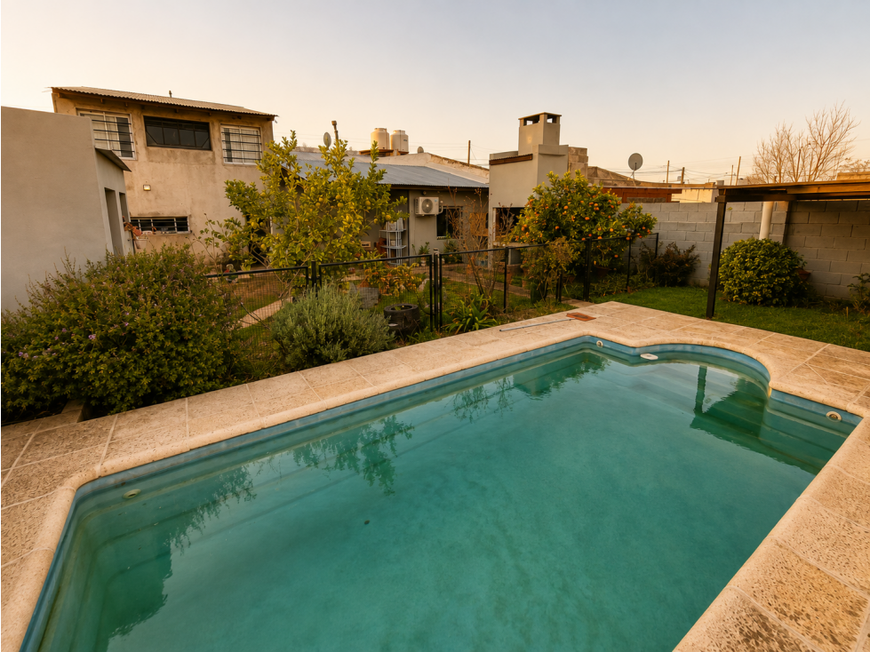 Casa con pileta barrio Alberdi 3 habitaciones — foto 2