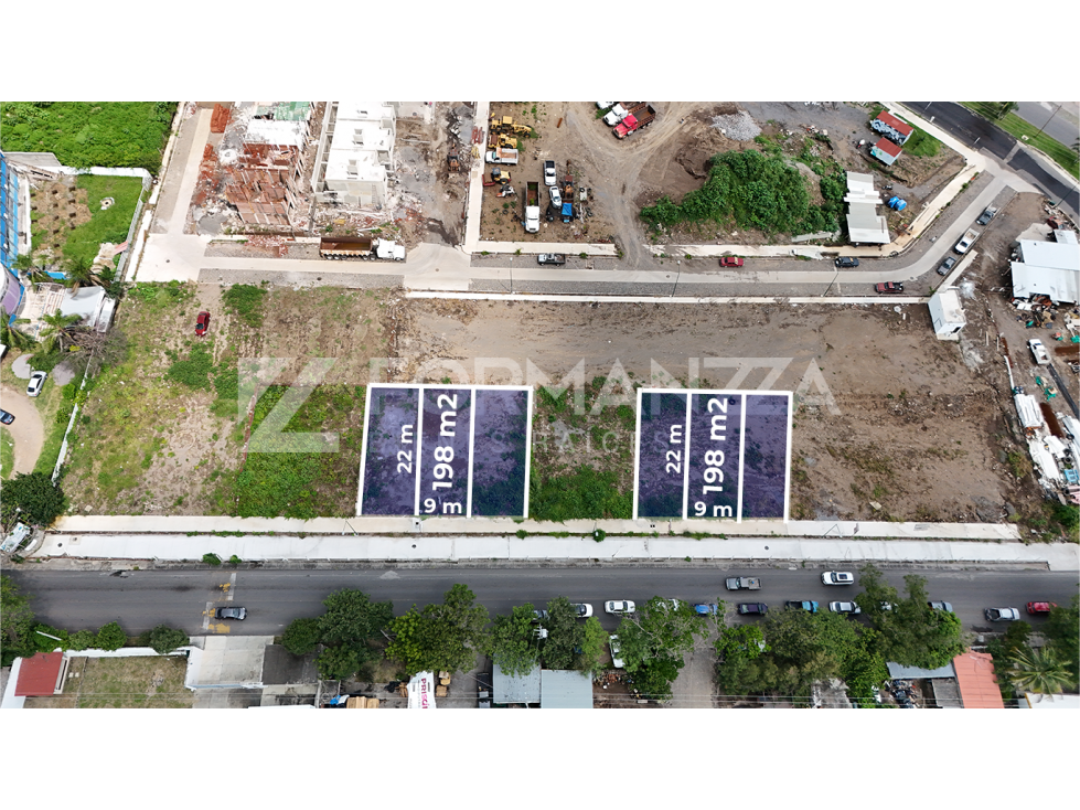 Lotes Comerciales en Venta en Linda Vista en Villa de Álvarez, Colima - 1