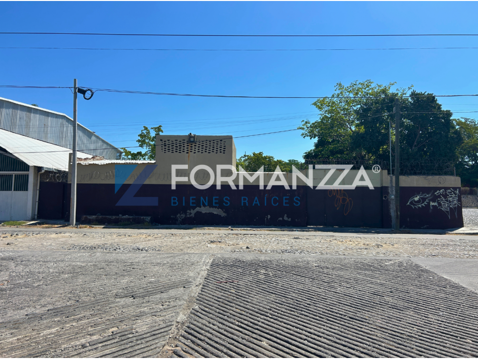 Local Comercial en Venta, Col. El Moralete, Colima - 2