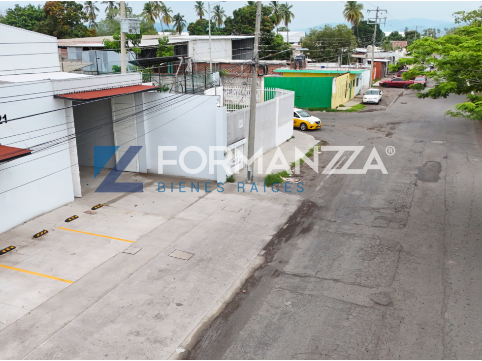 Bodega con Locales en Renta en Álvaro Obregón, Tecomán, Colima - 2