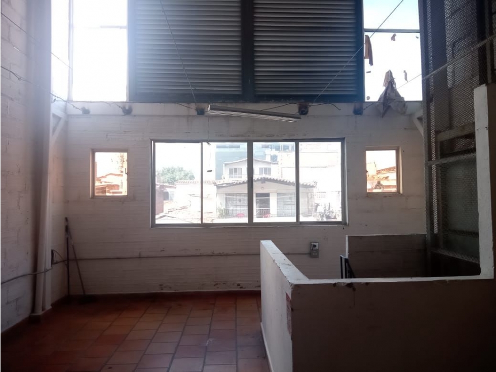 Cómoda Bodega en Cristo Rey COD5009