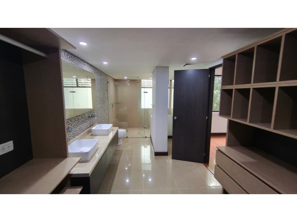 Apartamento hermoso en Castropol, El Poblado COD5014 — foto 5