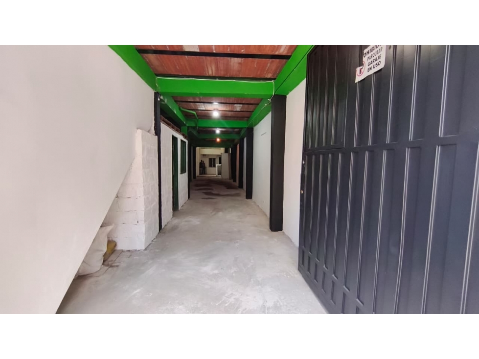 Bodega primer piso en Barrio Trinidad COD1048
