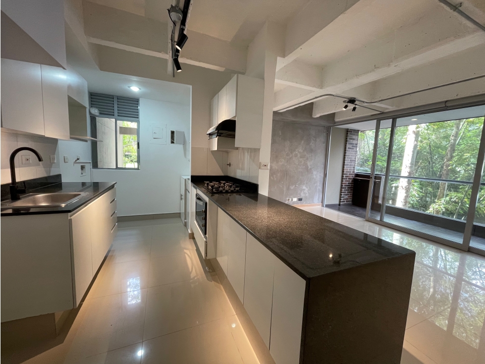 Apartamento en los balsos cerca al Centro Comercial Santa Fé COD2080