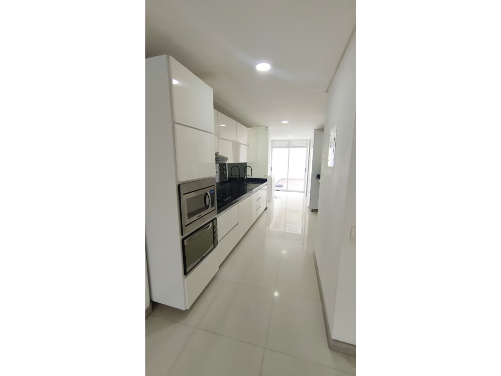 HERMOSO APARTAMENTO EN LAURELES COD9010