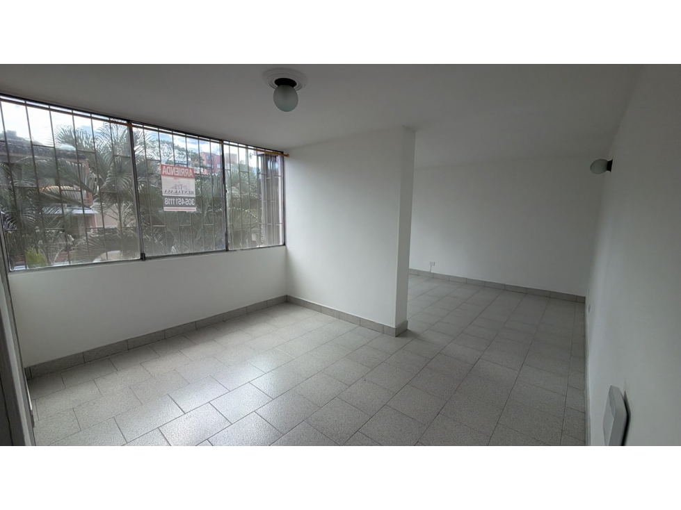 Cómodo y amplio apartamento en Laureles COD3017 — foto 3