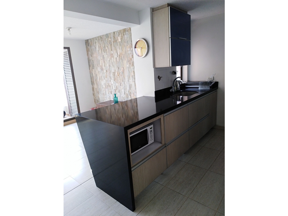 Hermoso apartamento en Venta, en la Loma de los Bernal COD1051