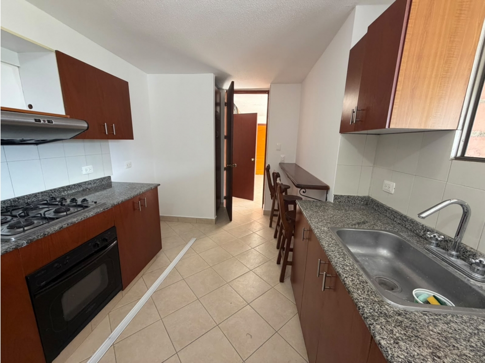 Hermoso apartamento tipo Duplex en la Loma de los Bernal COD5057 — foto 2
