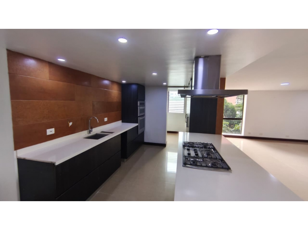 Apartamento hermoso en Castropol, El Poblado COD5014