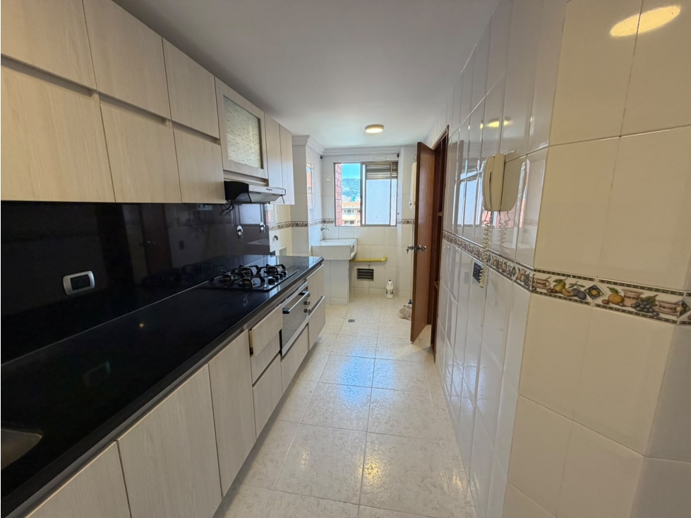 Hermoso apartamento en Laureles COD5048